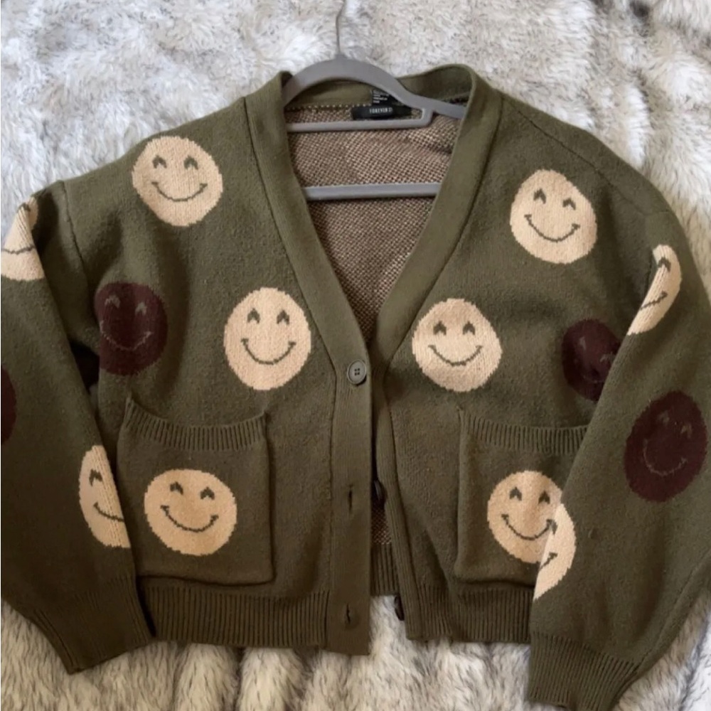 🩶Forever 21 Smiley Face Cardigan Sweater🩶